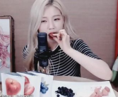 电子烟红发小姐姐,揭秘电子烟新风尚